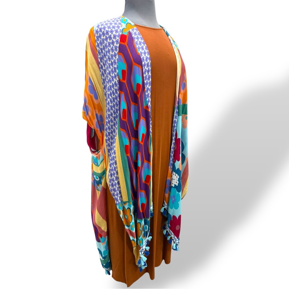 NWT kimono Ruana tassels exotic viscose soft flowy 60s psychedelic flower child - Picture 3 of 16